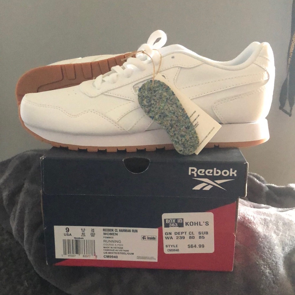 Women Reebok CL Harman Run Size 9